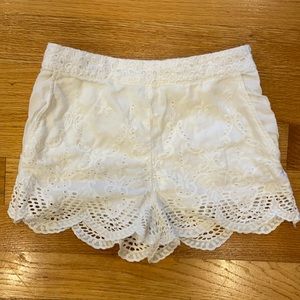 Adorable white lace shorts